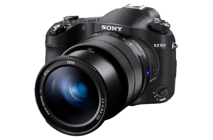 Sony RX 10 Bridgekamera Vorderseite, fest verbautes Objektiv mit großem Zoom