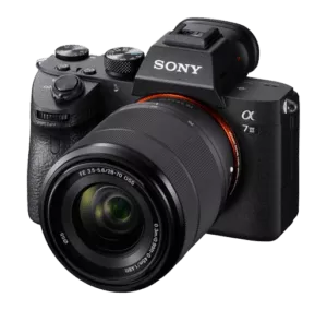Kamera, Sony Alpha 7 III, Vorderseite, DSLM Spiegellose Systemkamera von Sony, Frontansicht mit Objektiv, Wechselobjektiv, Kamerasystem von Sony
