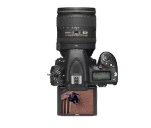 Nikon D750 Spiegelreflexkamera von oben mit Objektiv, DSLR von Nikon mit Objektiv, Vollformatsensor und schwenkbarem Display, Kamerasystem von Nikon