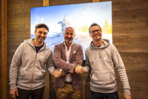 Geschäftsführer der Schwarzwald Tourismus GmbH (STG) mit den Geschäftsführern der Heimatlichter GmbH André Straub und Benjamin Kuderer auf der CMT in Stuttgart