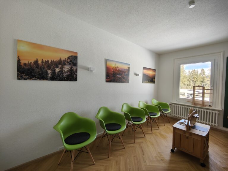 Bildausstattung im Wartezimmer Praxis Murchner, Hinterzarten