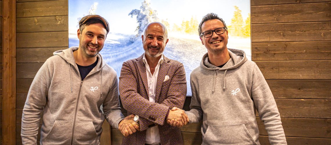 Geschäftsführer der Schwarzwald Tourismus GmbH (STG) mit den Geschäftsführern der Heimatlichter GmbH André Straub und Benjamin Kuderer auf der CMT in Stuttgart
